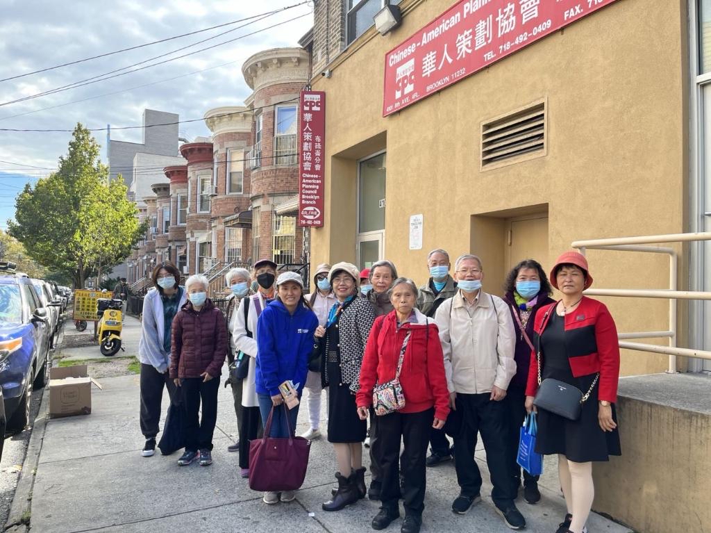 Geriatric Mental Health Initiative (GMHI) tours Brooklyn Grange